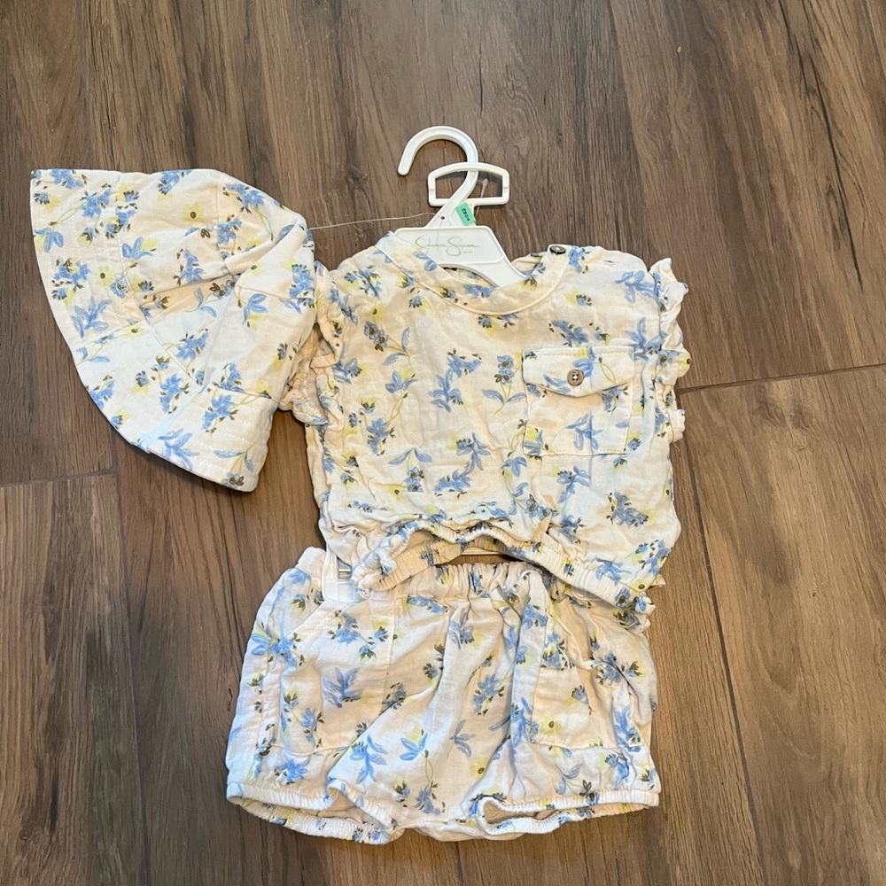 Jessica Simpson 3 piece set floral shorts shirt and bucket hat